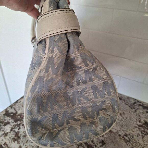 Michael Kors monogram‎ canvas leather large tote bag - Picture 3 of 16